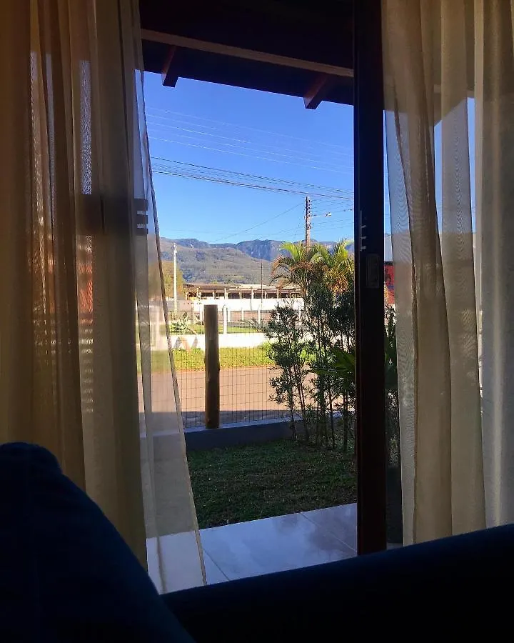 Nyaraló Canyons Guest House Praia Grande
